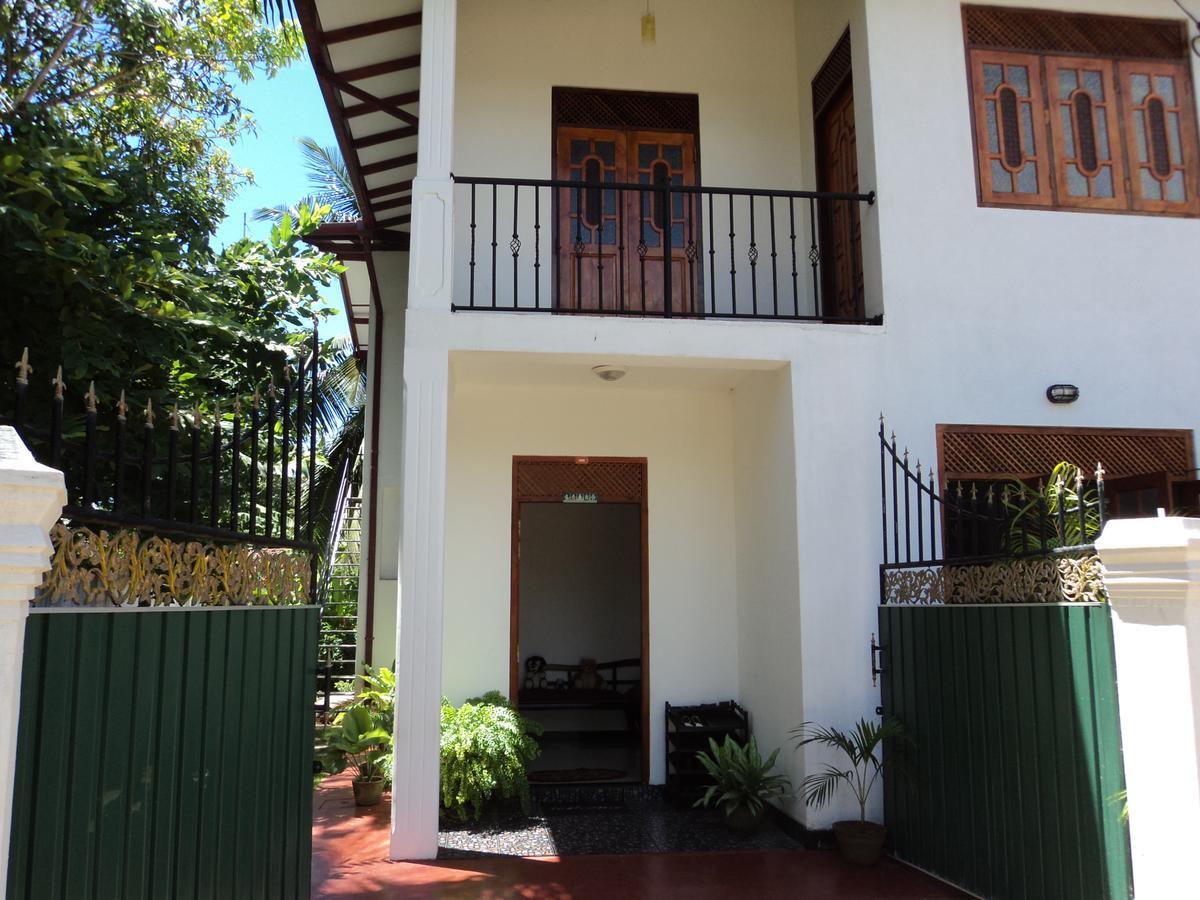 Pubudu'S Villa Hikkaduwa Exterior photo